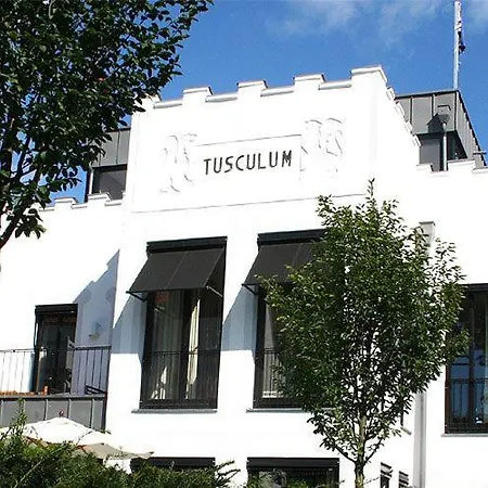 Tusculum In Nyaraló Binz